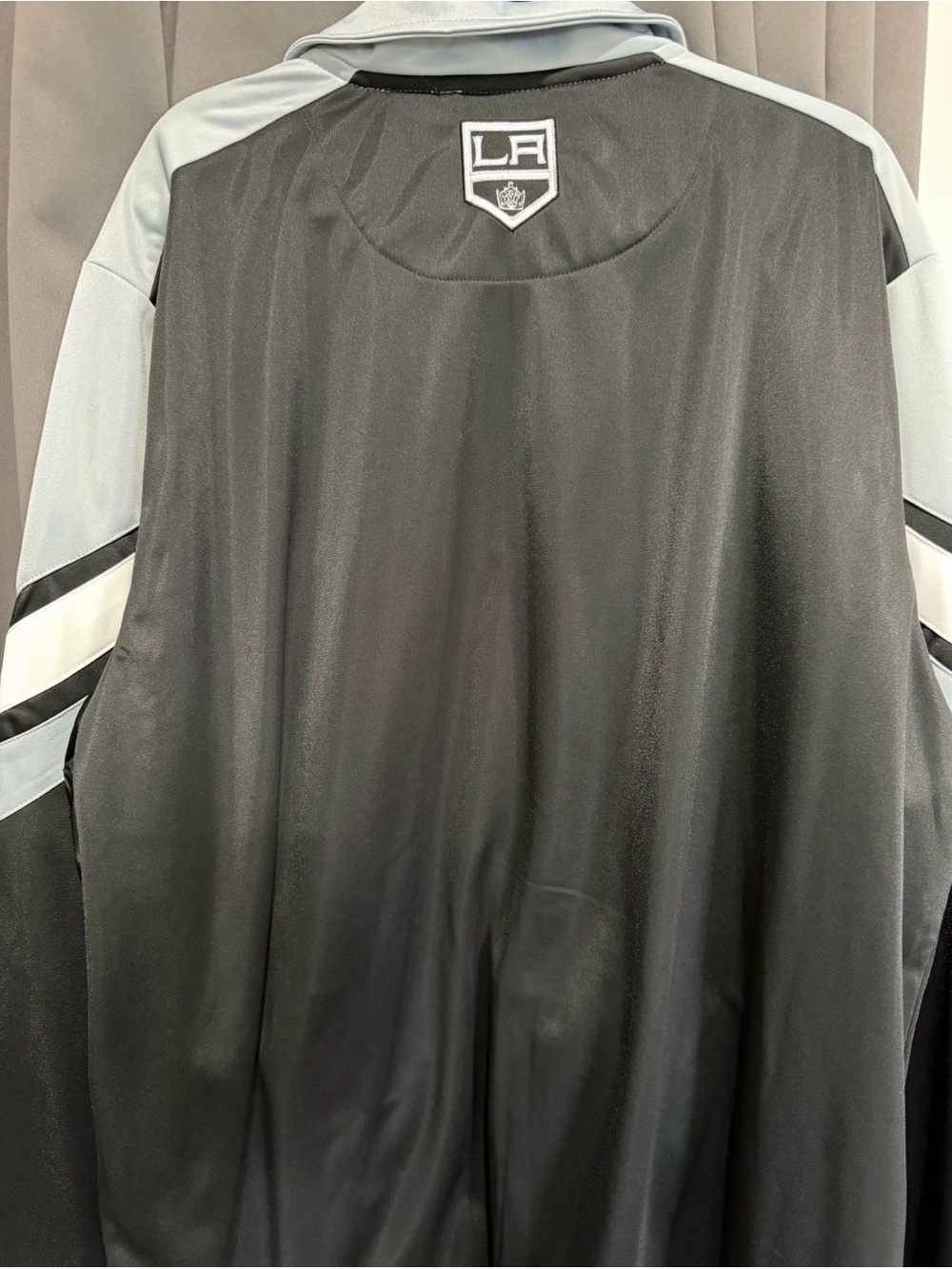 La Kings Men's Black & Light Gray Team Windbreaker Jacket View 2